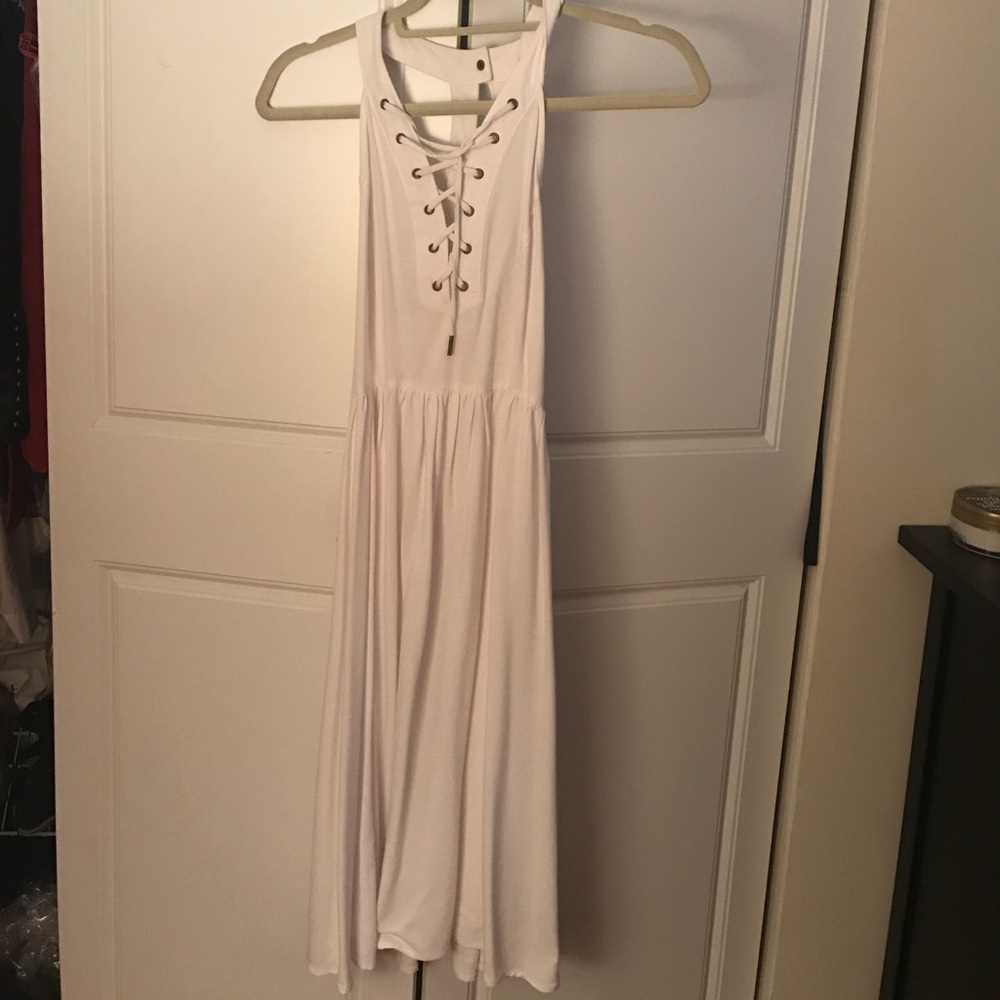 White lace up dress