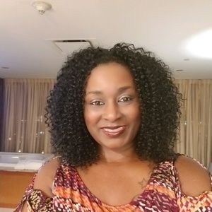 Meet your Posher, Monica