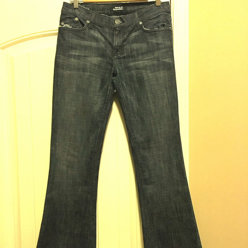 ROCK & REPUBLIC JEANS PAID $250 Wore Twice! Ripped