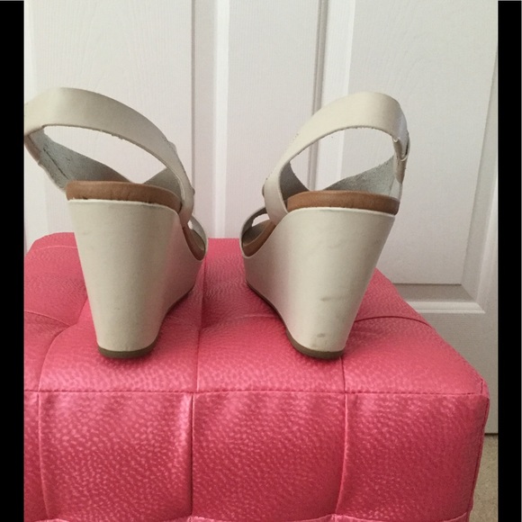 Wedge Platform Sandal - Picture 5 of 8