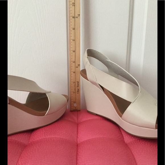 Wedge Platform Sandal - Picture 7 of 8