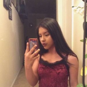 Meet your Posher, Nayeli