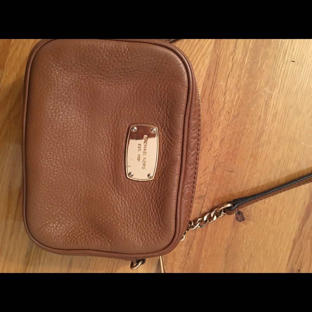 Tan leather Michael Kors crossbody