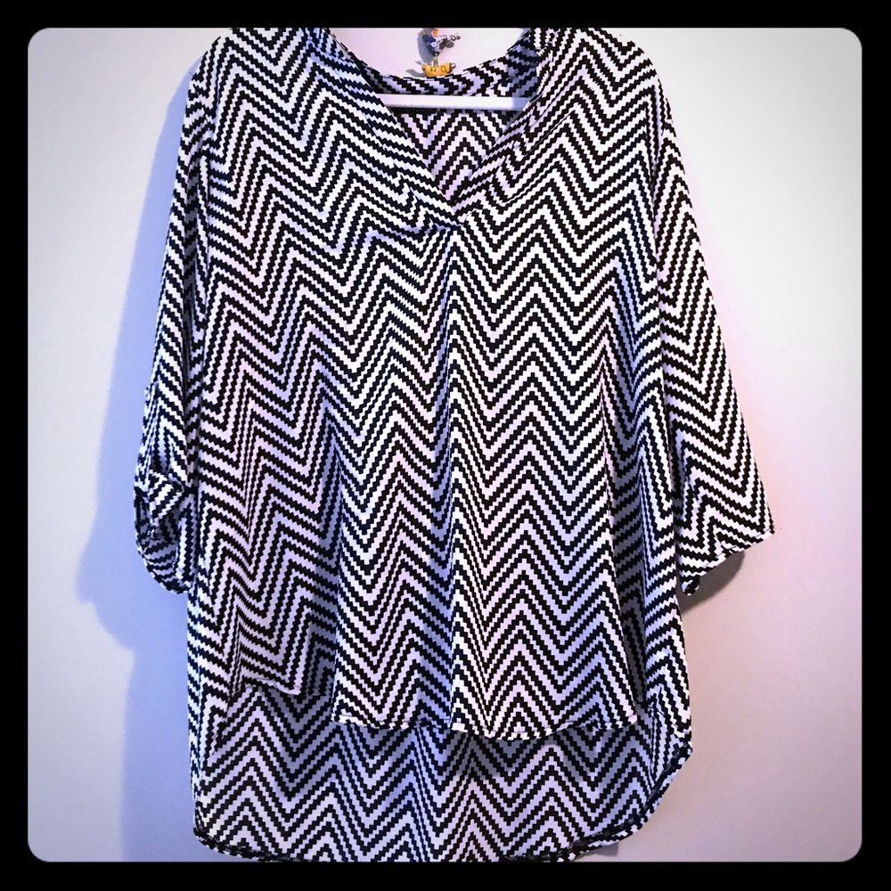Zenobia black and white shirt