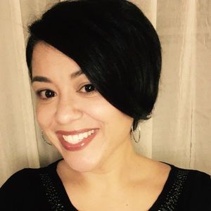 Meet your Posher, Yolanda