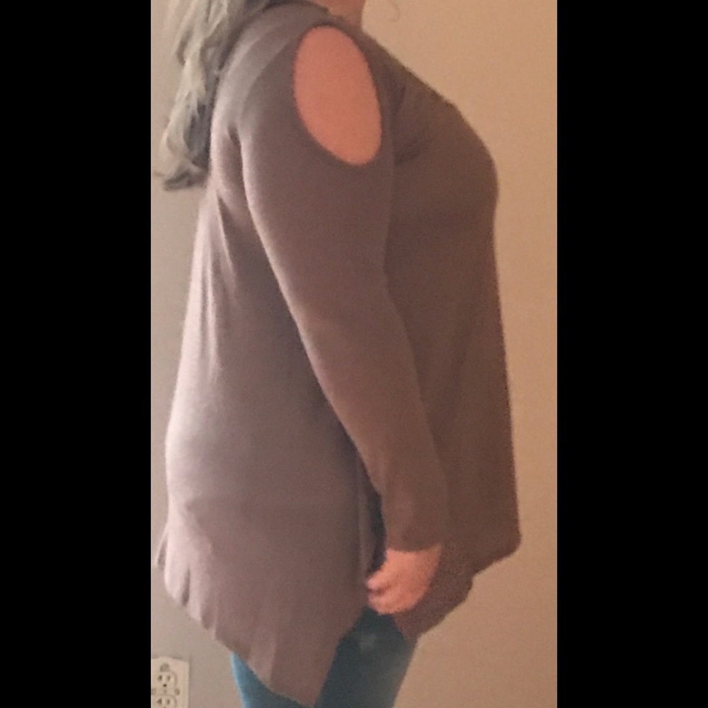 Cold Shoulder Knit Top - Picture 3 of 3