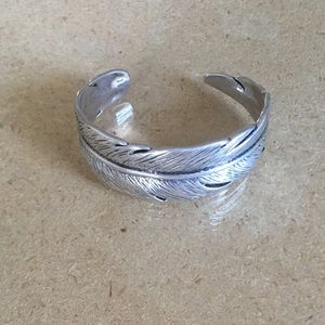 Silver feather bracelet