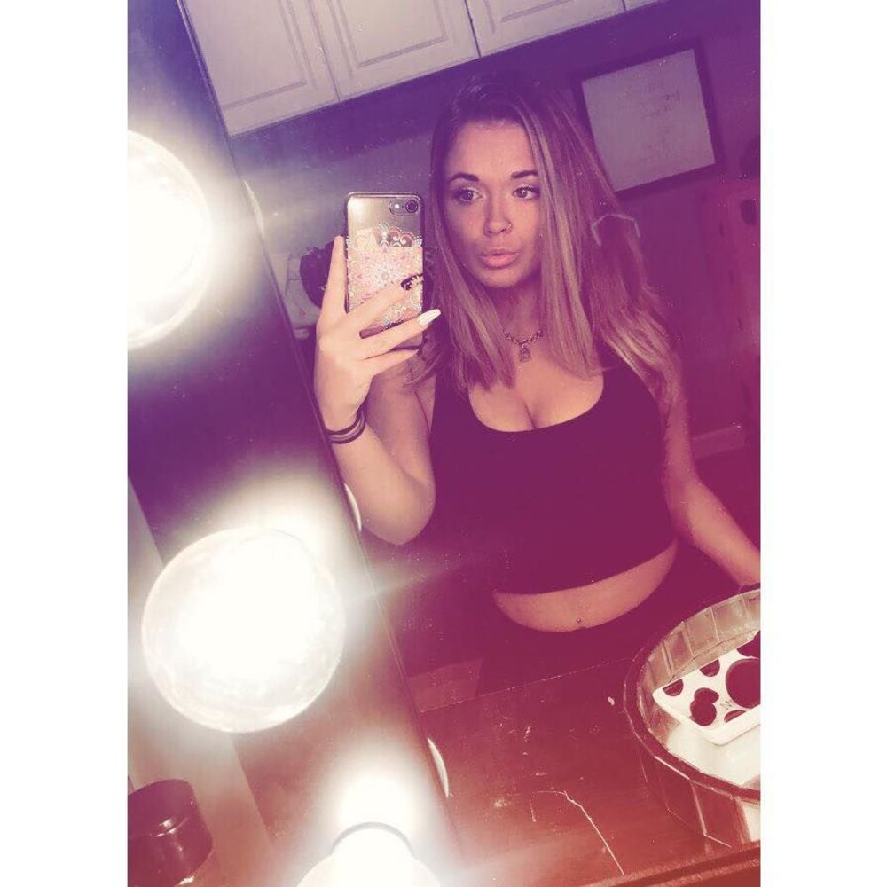 Meet your Posher, Olivia