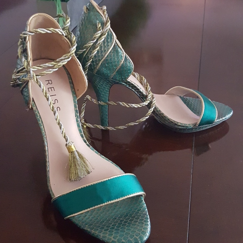 Reiss heels