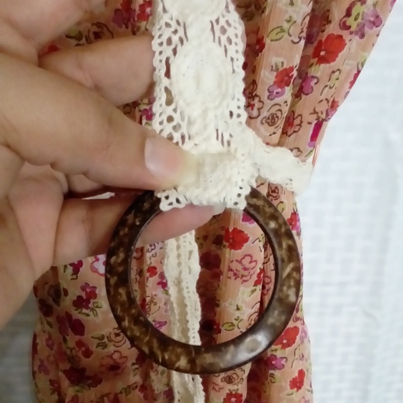 Speechless Floral Print Top w/belt *Good Used Con - Picture 3 of 4