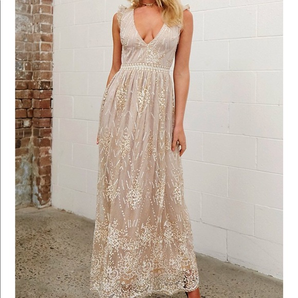 Golden dress - Picture 2 of 2