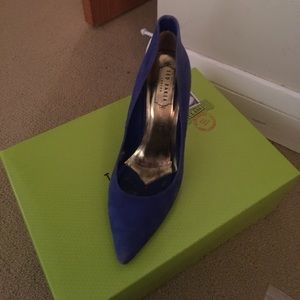 Ted Baker of London royal blue suede pump