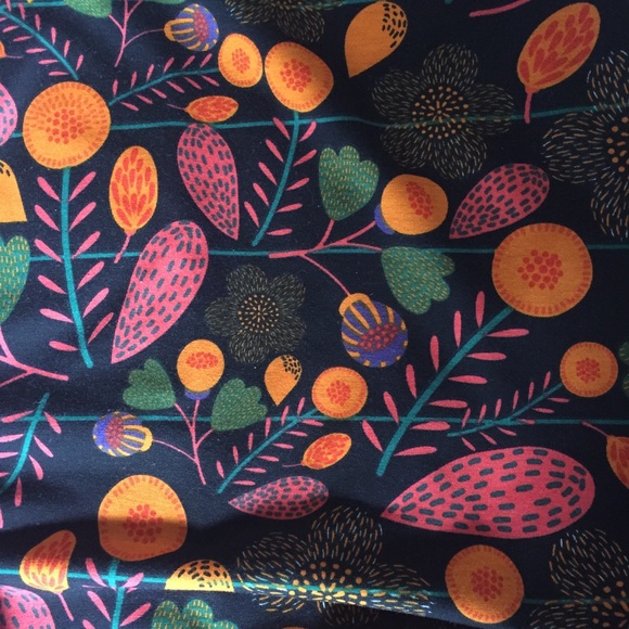 XXS Lularoe Carly - Picture 2 of 3