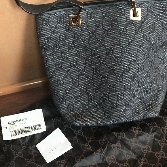 Authentic Gucci bucket bag - Picture 2 of 4