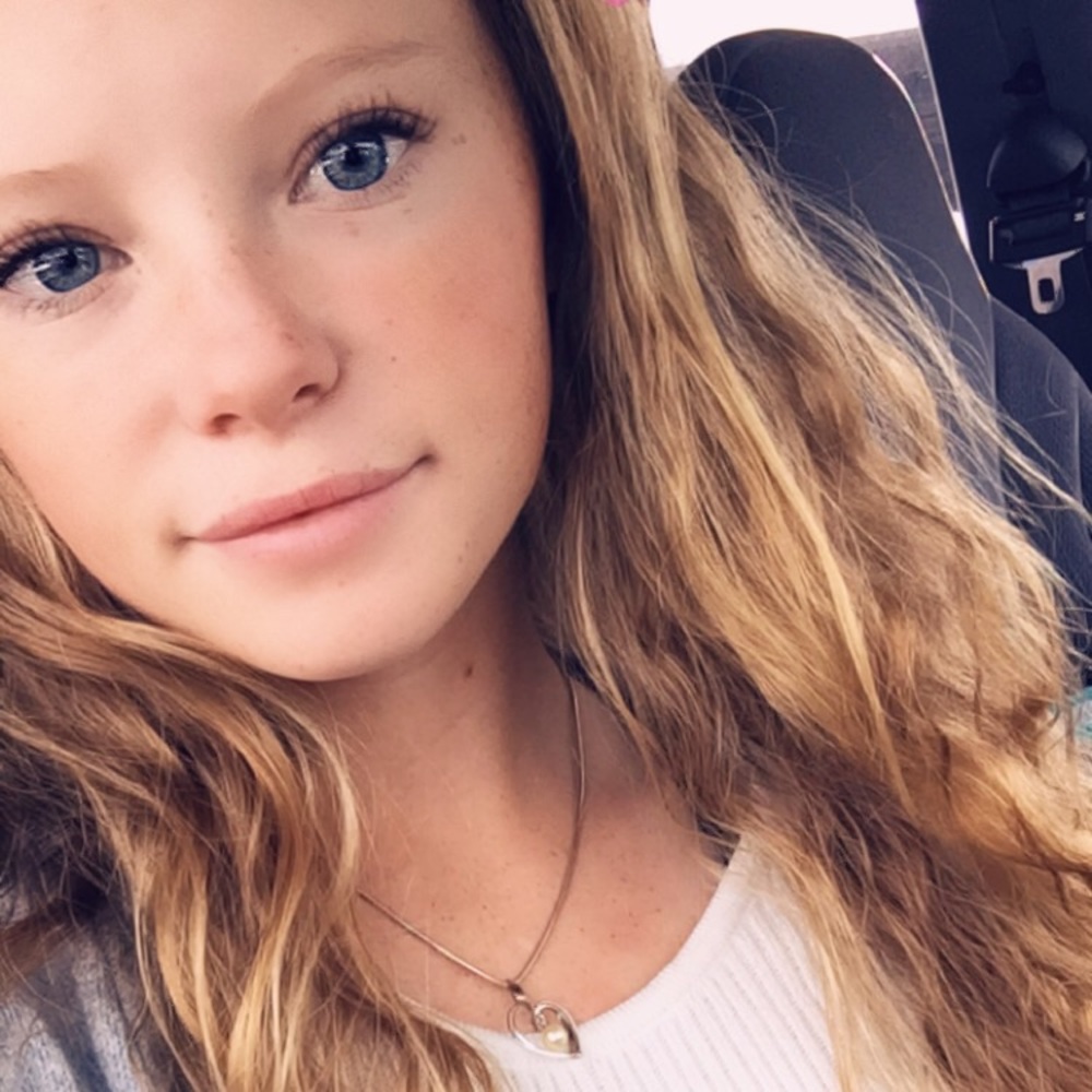 Meet your Posher, Carli