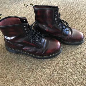 Dr. Martens pascal 18 eye Burgundy boot