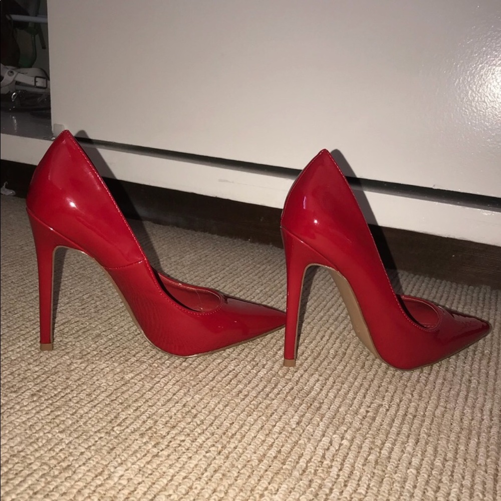Red heels 👠