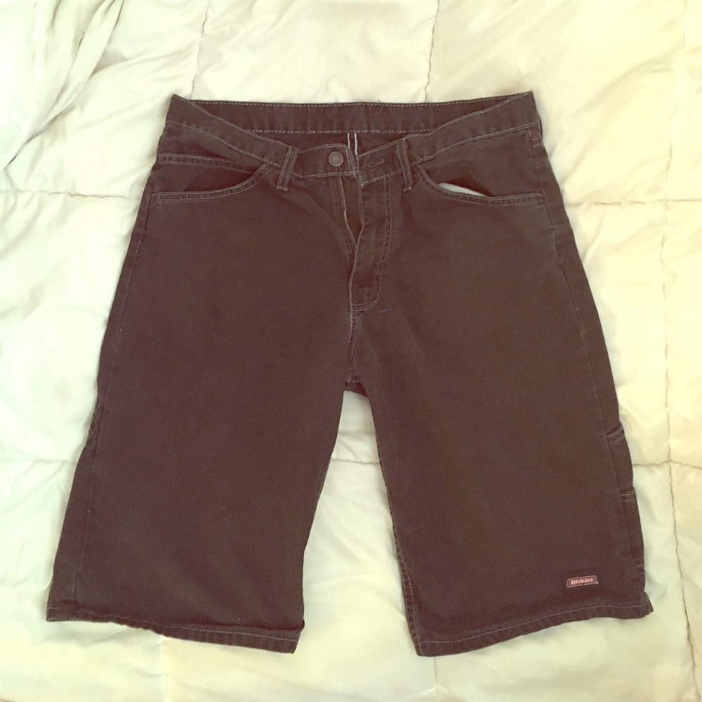 Men’s shorts size 32
