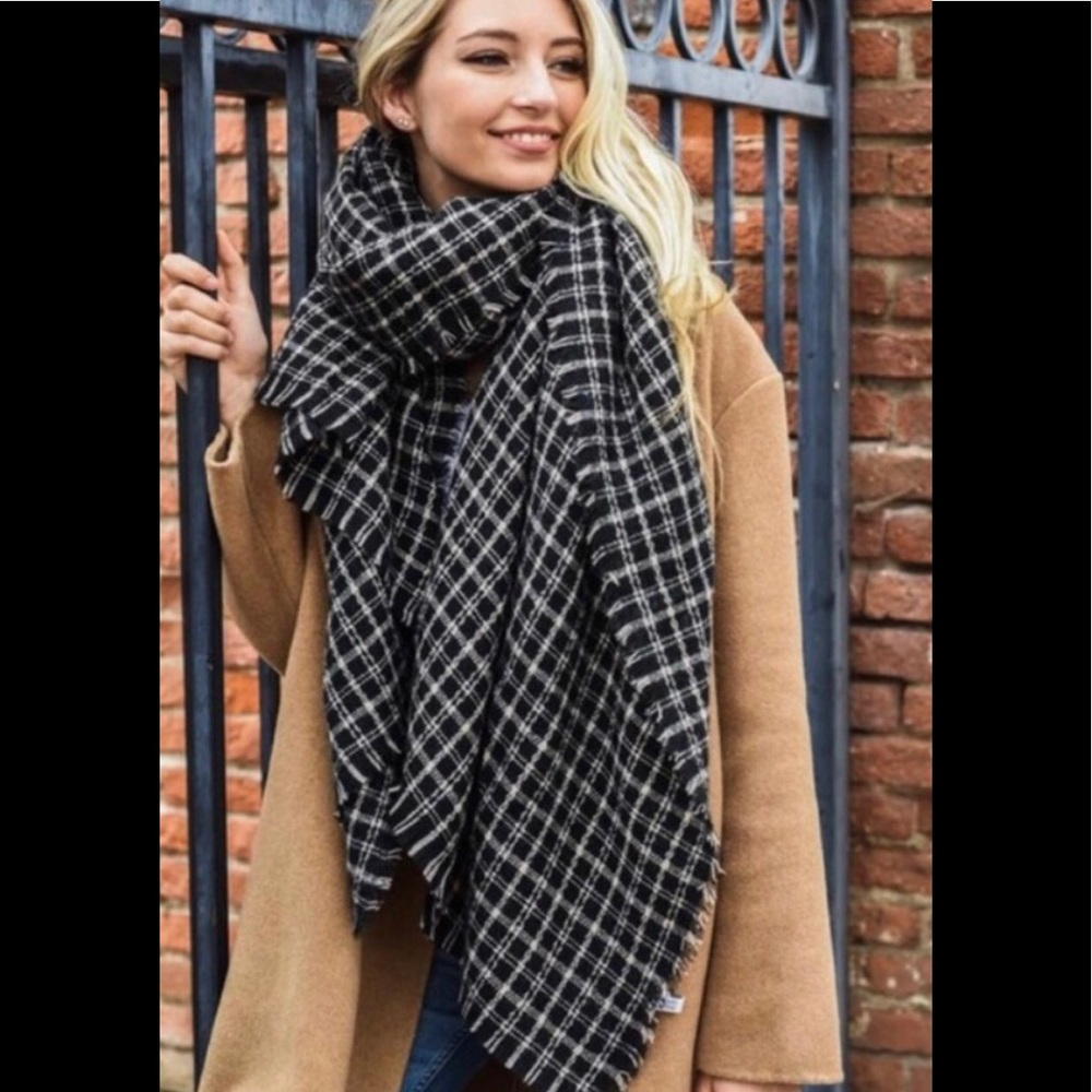 Black checkered scarf