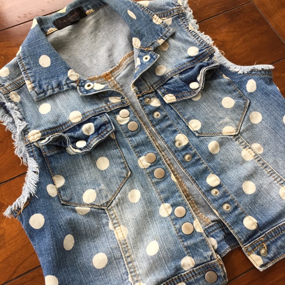 ADORABLE BLUE JEAN VEST. EUC SMALL - Picture 2 of 4