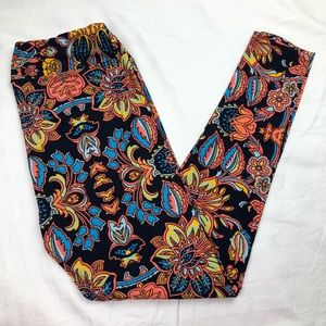 LuLaRoe Leggings Tall & Curvy