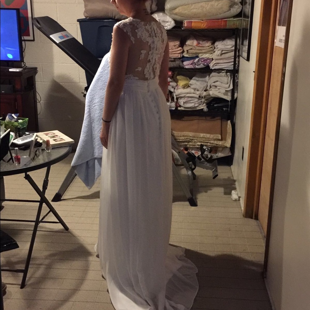 Wedding gown - Picture 3 of 3