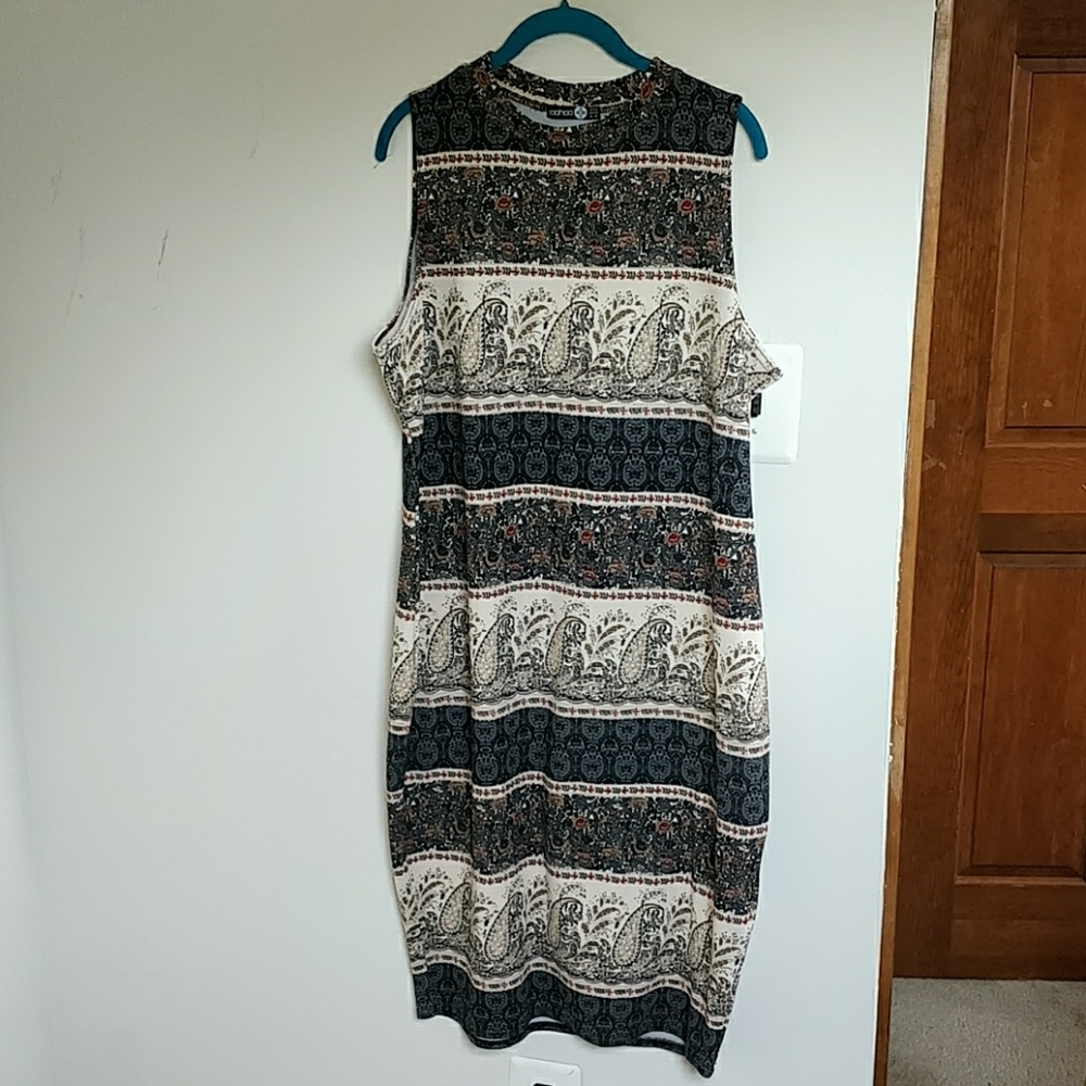 Boohoo Plus paisley midi bodycon dress size 20