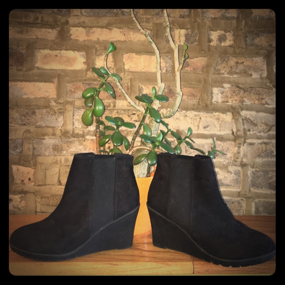Black ankle boot wedges