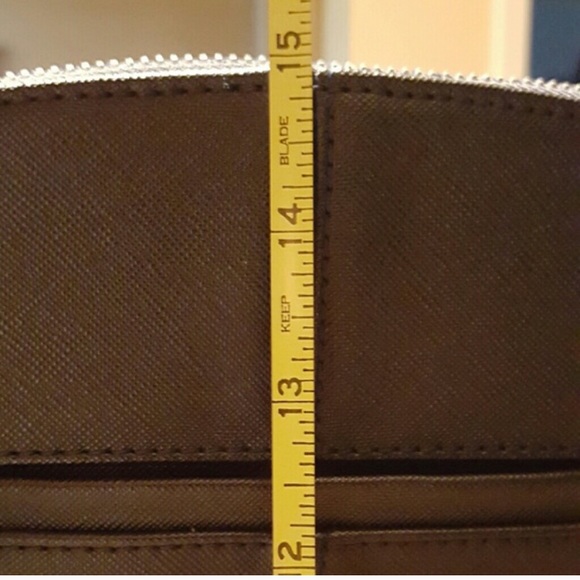 London By Jewel - Picture 4 of 4