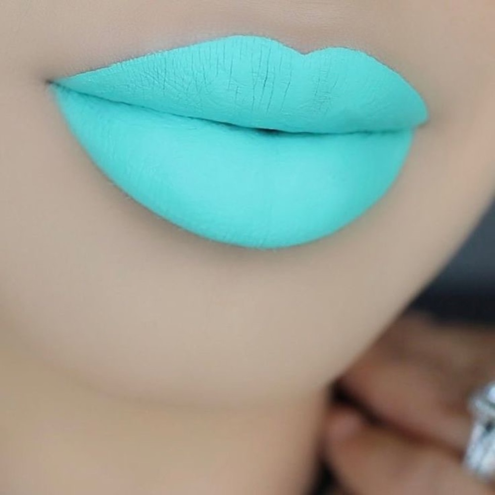 SIMILAR TO Kat Von D liquid lipstick