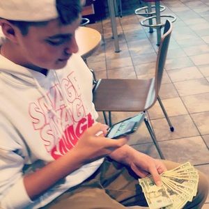 Meet your Posher, Ethan