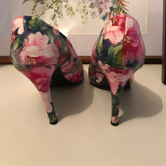 Seychelles Floral Heels - Picture 3 of 3