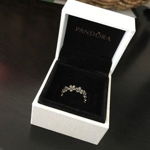 Pandora Silver Dazzling Daisy Ring.