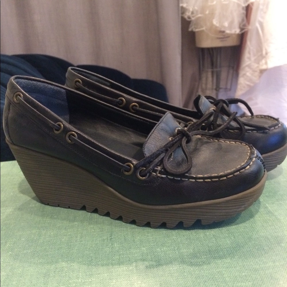 Bass wedge loafer