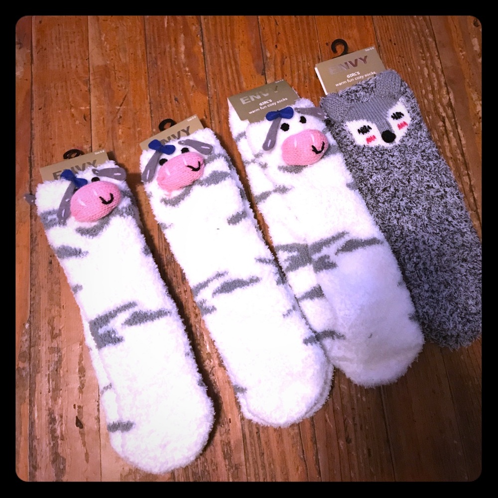 SOLD!!!!!!     4pairs Cows&Fox warm fuzzy socks⛄️