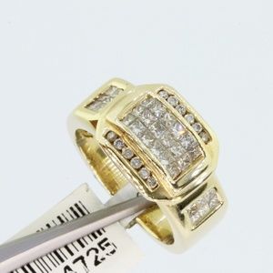 14k Gold 1.5 CT Round & Princess Cut Diamond Ring