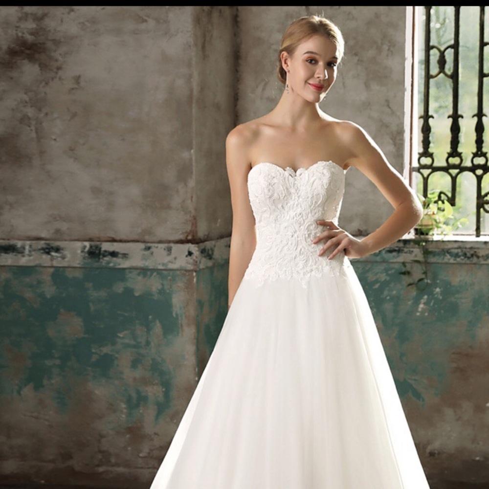 Wedding dress up to size 28