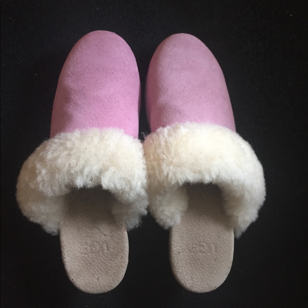 Ugg clogs in pink