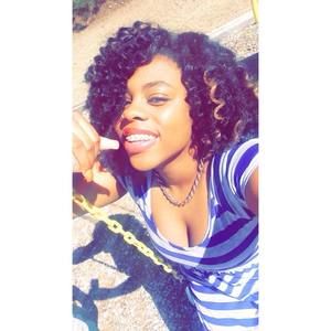 Meet your Posher, Anissa