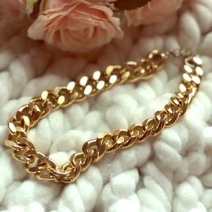 Gold chain link necklace