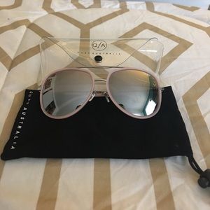 Quay Australia- Needing Fame Sunglasses 👓