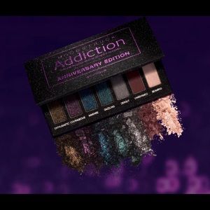 Younique palette