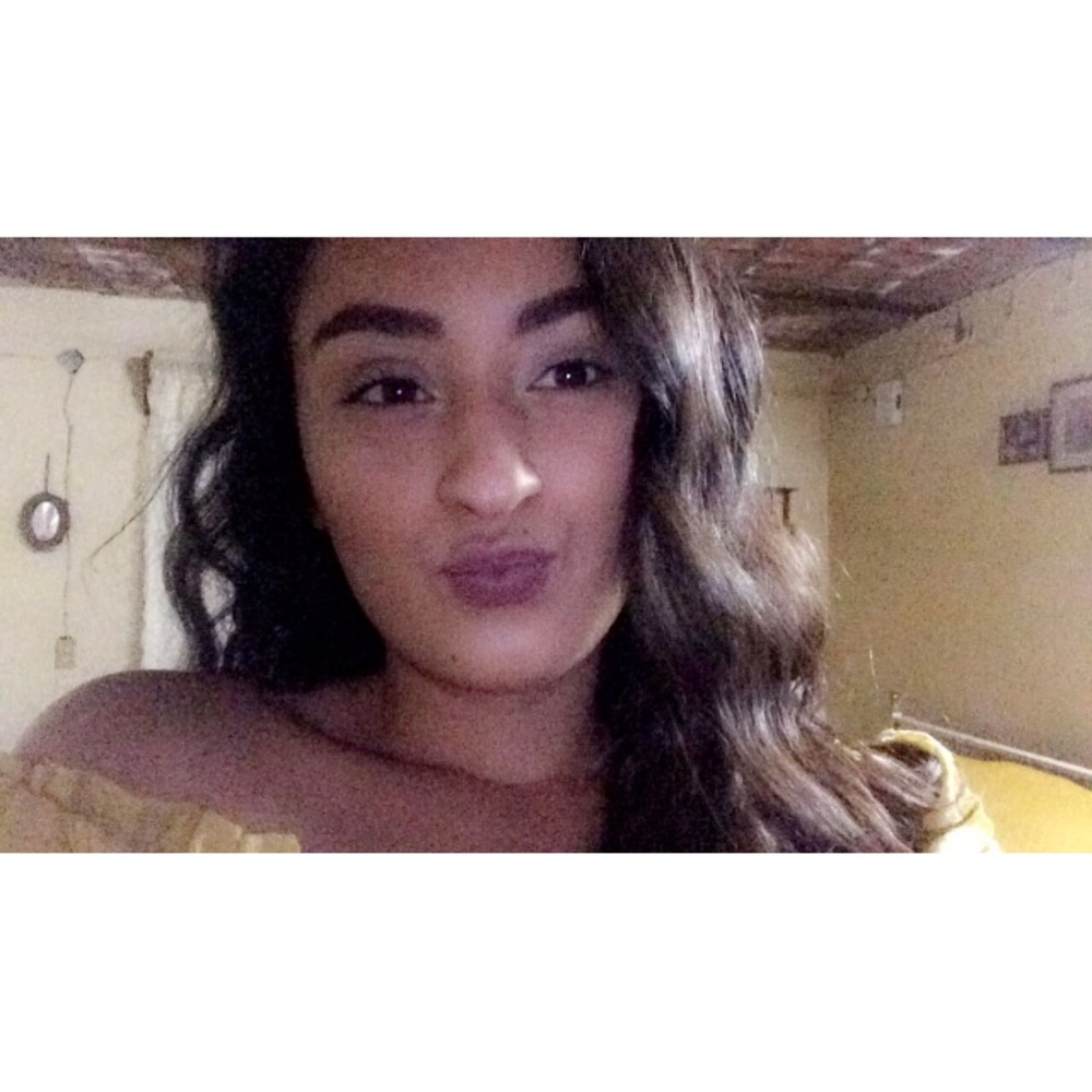 Meet your Posher, Lorena