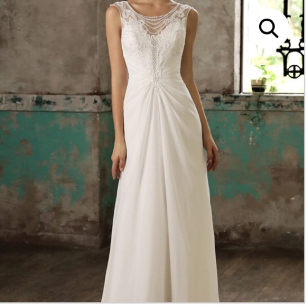 Wedding dress up to size 28