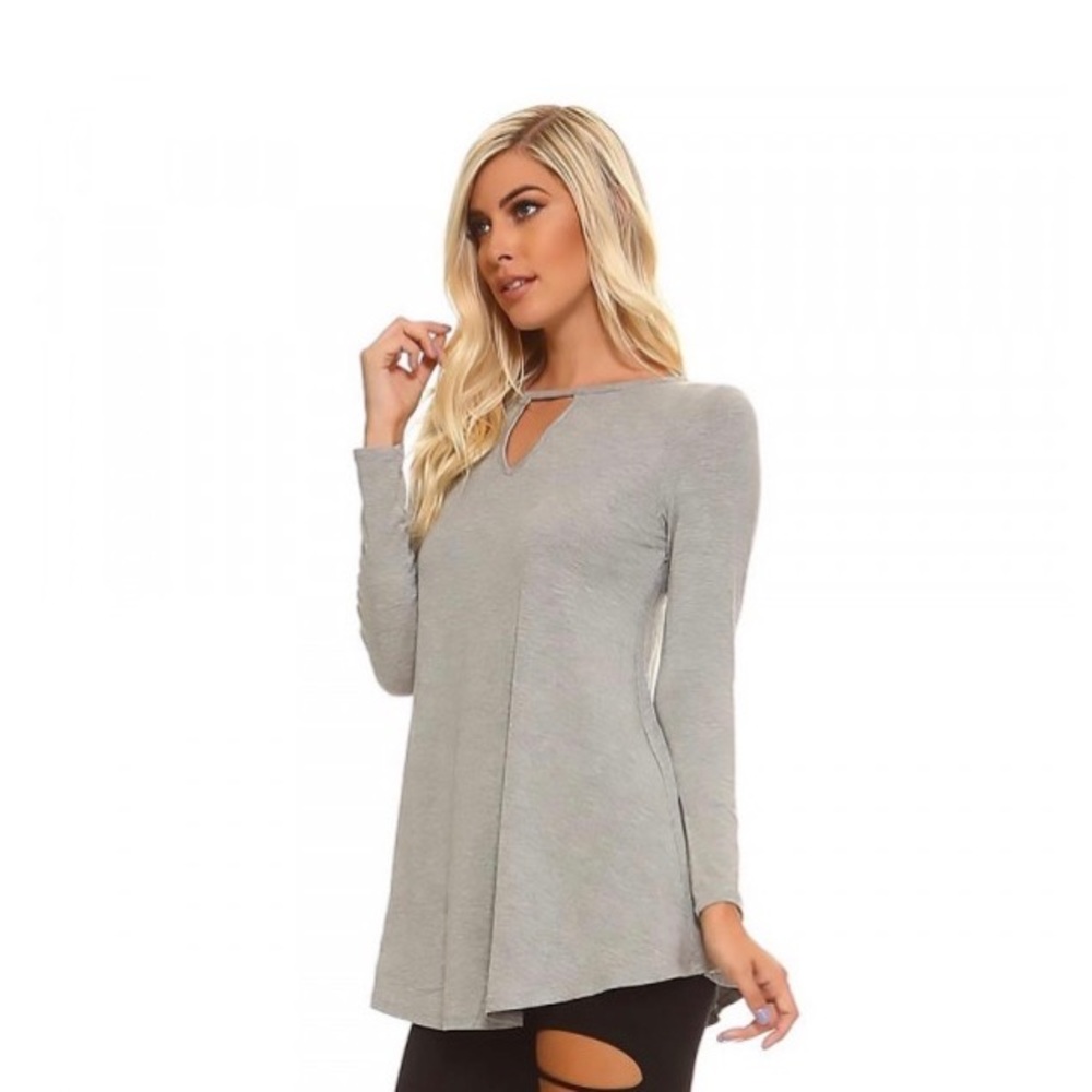 NWT. Women's Heather Grey Long  Sleeve Top