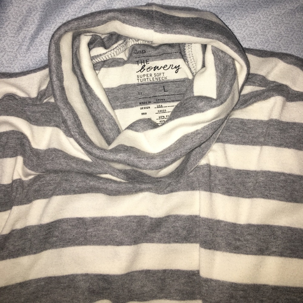 Striped long sleeve turtleneck !