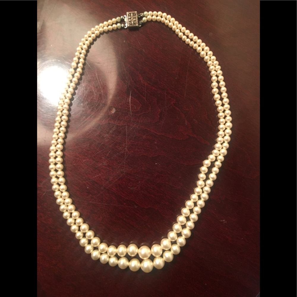 Vintage pearl necklace.