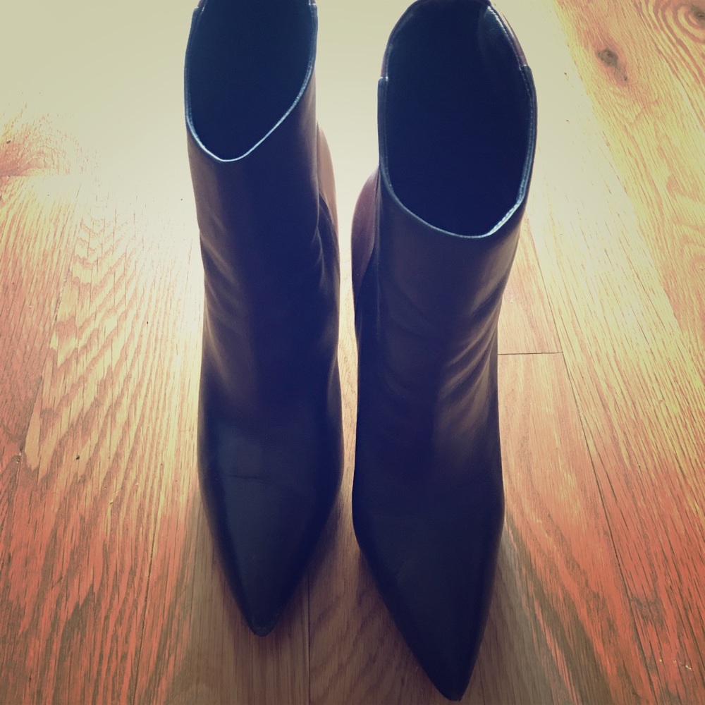 B Brian Atwood Djuna Booties