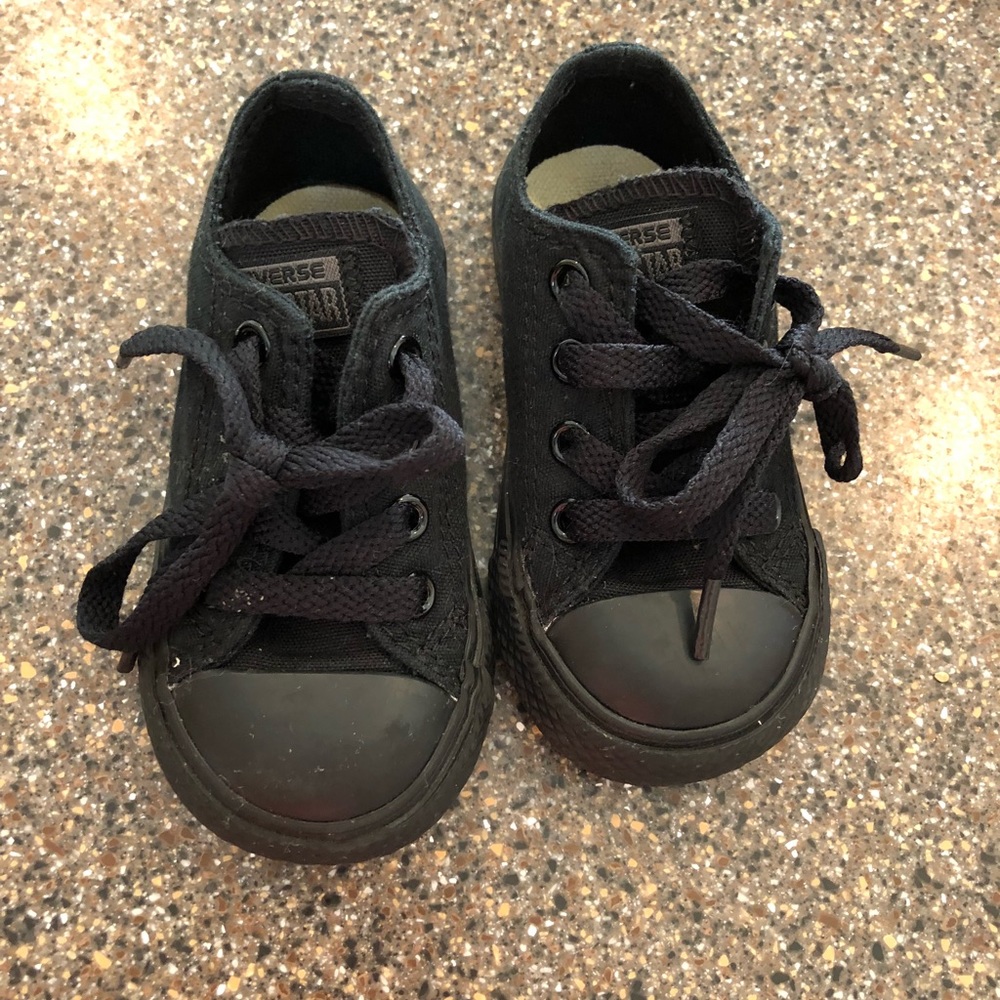 Black Converse size 6 toddler