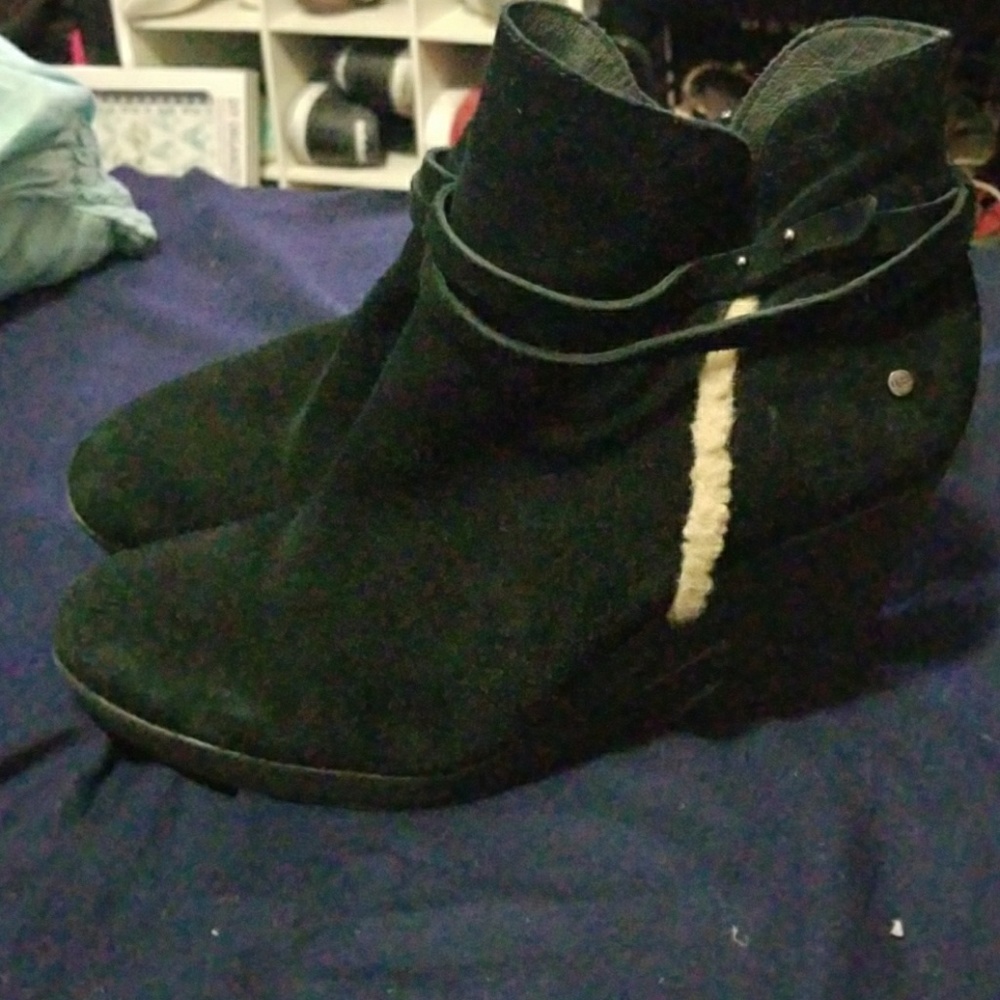 UGG Alexandria Suede Woman's Ankle Boots